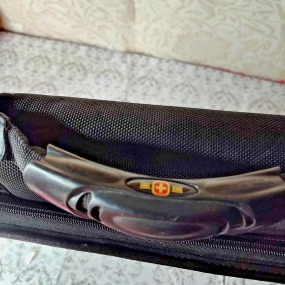 Wenger Swiss Army Gear Executive Zipper Portfolio Briefcase Black - Picture 7 of 8